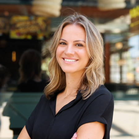 kinzie headshot square